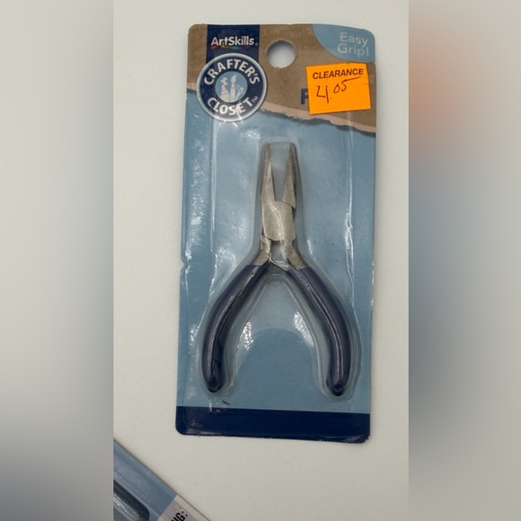 Crafting Supplies Set with Tools and Stickers - Picture 7 of 9